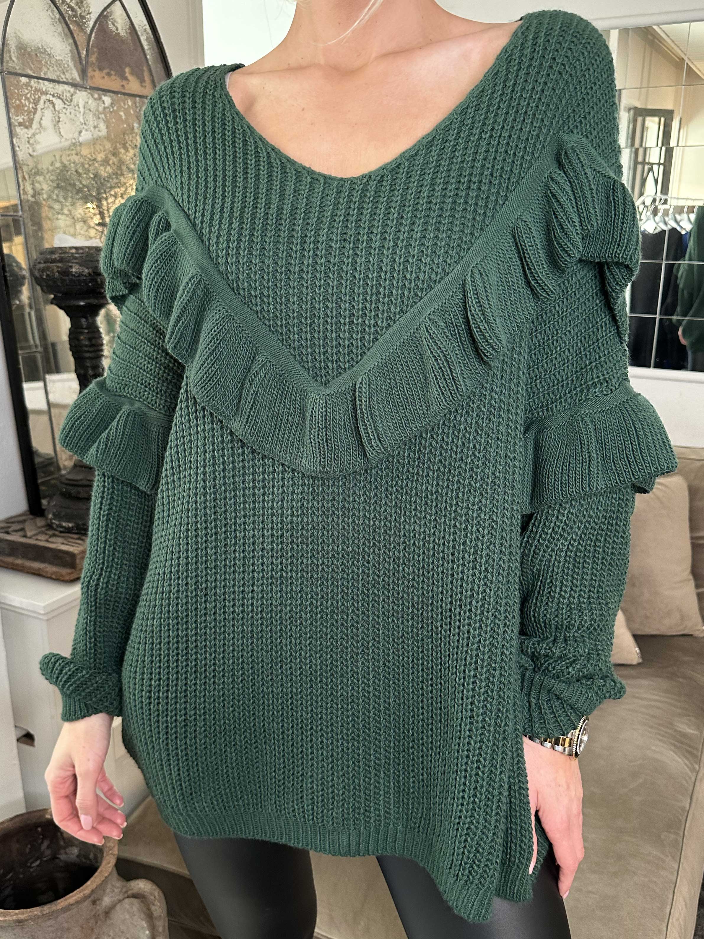 Ellis - Snygg stickad tröja med fina volangdetaljer